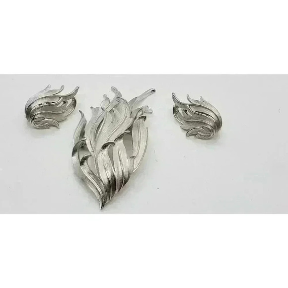 Vintage Crown Trifari Leaf Brooch Earrings Orig Set Silver Rare